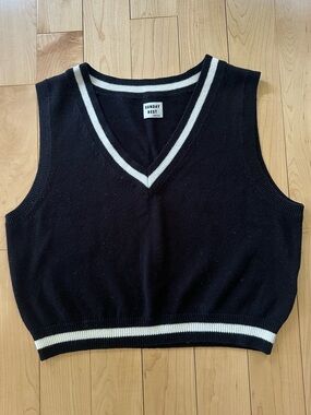 Sunday Best Black Knit V-Neck Cropped Vest